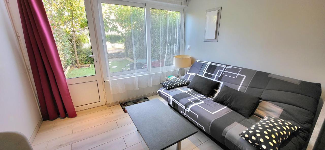 Residences Les Sansonnets "Appartements & Studios" Jonzac Exterior foto